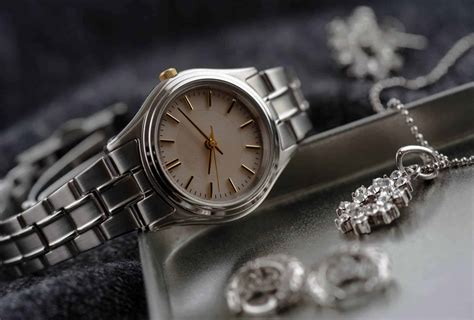 Jewelry and watches Jewelry 